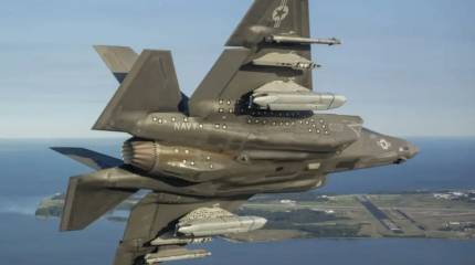 США и Канада совместно «продемонстрировали силу» в Арктике возле границ России