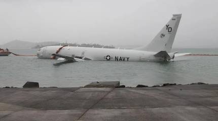 ВМС США показали разрушение противолодочного самолёта P-8A Poseidon