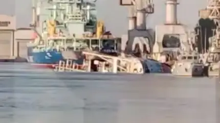 The fight for the ship continued all night: the tugboat "Captain Ushakov" sank near the pier of the Baltic Shipyard