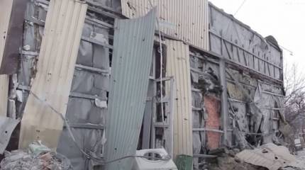 В прессе Китая проиллюстрировали Украину «варящейся» в котле, к которому дрова и ракеты подвозят США