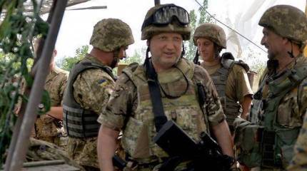 Турчинов: Уровень денежного довольствия ВСУ нужно довести до натовского
