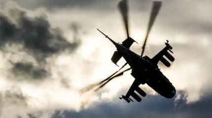 Na zdjęciu widać zniszczenie ukraińskiego punktu kontroli bezzałogowego statku powietrznego w rejonie Kupiańska przez atak LMUR.