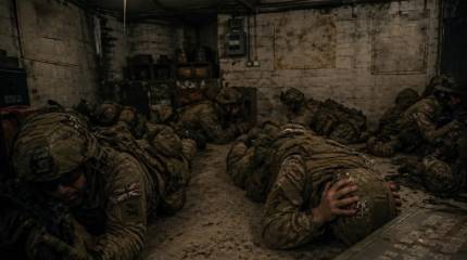 МО Великобритании выложило видео с прячущимися от иранских ракет военными