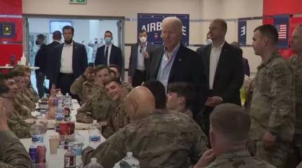 Байден в Польше заявил военнослужащим США, что они «сами увидят происходящее на Украине»