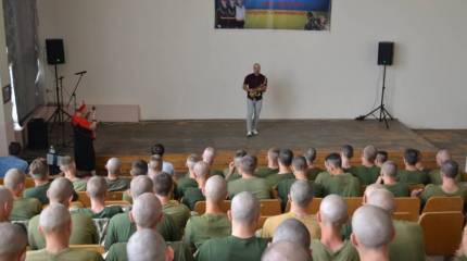 На Украине для президентского полка закупили маракасы и кубинские барабаны