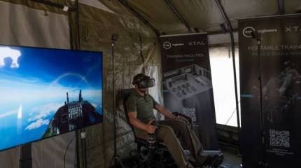 Зеленский лично опробовал переданный Чехией авиасимулятор для подготовки пилотов американских истребителей F-16