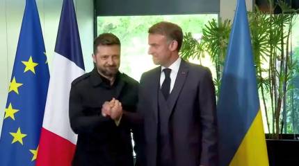 Любители поболтать Макрон и Зеленский договорились встретиться после саммита РФ и США на Аляске