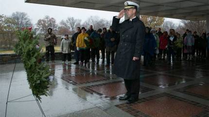 Адмирал ВМС США призвал "к наступлению" на Россию и Китай