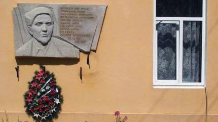 Кому помешали памятники советским партизанам?