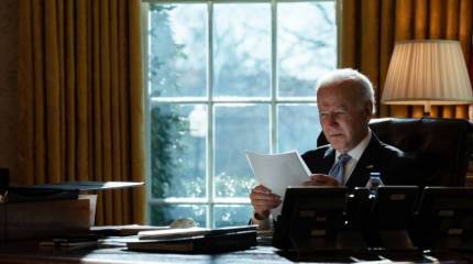 Китайский профессор: Вашингтон затеял свою информационную операцию по российским войскам и Украине, чтобы инвесторы уводили капиталы из Европы