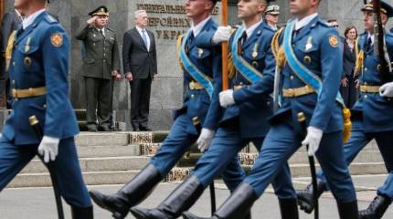 Полмиллиарда долларов на американское оборонительное оружие: Порошенко освободит Донбасс