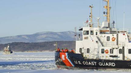 Американский адмирал: США необходимо решить вопрос с ледоколами в Арктике