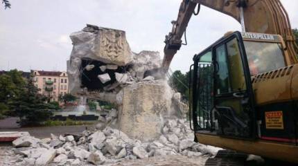 В Польше снесён памятник советским и польским воинам