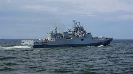 Российский фрегат открыл предупредительный огонь в сторону британской яхты