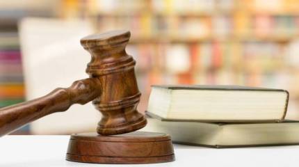 Американский суд начнет рассмотрение иска бывших акционеров компании ЮКОС, пытающихся взыскать с России 50 миллиардов долларов