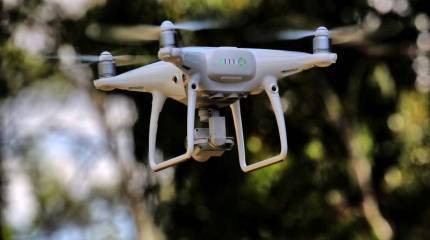 Украинский дрон-камикадзе с самодельной бомбой упал на крышу городской администрации Энергодара