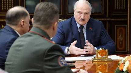 Лукашенко предложил вооружить часть сотрудников МЧС республики