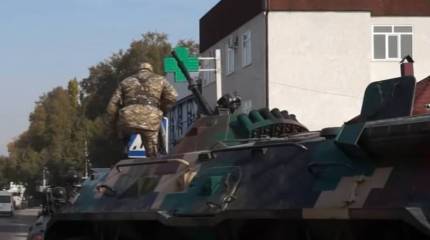 К границе Киргизии и Таджикистана стягивают бронетехнику