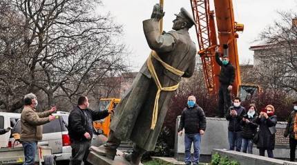 Демонтаж памятника Коневу в Праге назвали «плевком в сторону русских»