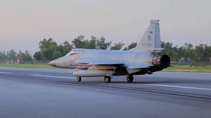 Зарубежная пресса: В 2019-м самолёт JF-17 ВВС Пакистана показал себя очень плохо против Mirage-2000 и Су-30МКИ ВВС Индии