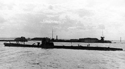 В немецкий тыл на... подводных лодках