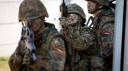 Новые правила набора в бундесвер вызвали массовые протесты в Германии