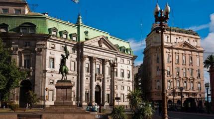 Аргентина осуществила платеж по госдолгу перед МВФ в юанях