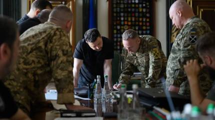 Зеленский обещает усилить атаки на НПЗ в ответ на удары российской баллистики