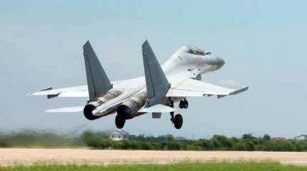 Китайский аналог Су-35 превратят в «невидимку» при помощи краски