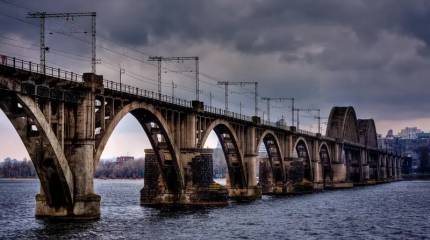 «Продолжают красиво стоять»: с февраля 2022 года по мостам через Днепр было переброшено не менее 1,5 млн украинских военнослужащих