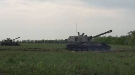 Противник вводит в бой танки и другую бронетехнику, стремясь успеть взять Купянск до ответного удара российских войск