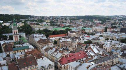 Два взрыва прогремели возле милицейских участков во Львове