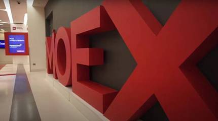 Курс доллара на Московской бирже поднялся до 95 рублей впервые с марта прошлого года