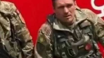 Боксер Усик появился у линии соприкосновения, пострелял из миномёта и пообещал «вернуть Крым и Донецк»