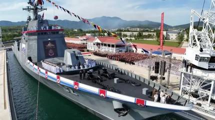 В КНДР со второго раза спустили на воду новейший эсминец, получивший название «Кан Гон»