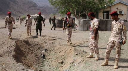 Хуситы атаковали йеменских военных во время парада в Адене