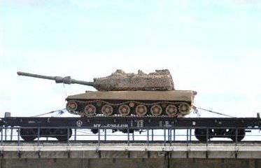 Китайский совершенно секретный "горный танк" вновь попал под объективы трейнспоттеров