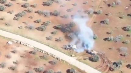 Как боевики на БМП пытались спастись при внезапной встрече с сирийским танком