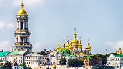 Украинские власти не стали весной выселять монахов канонической православной церкви из Лавры по просьбе ООН