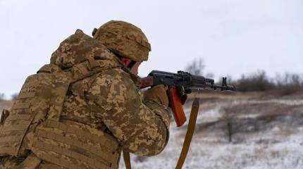 Пленный украинский военнослужащий помог нашим штурмовикам зачистить опорник ВСУ