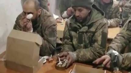 Бойцы ЧВК «Вагнер» захватили при штурме позиций ВСУ в Артемовске группу украинских военнослужащих
