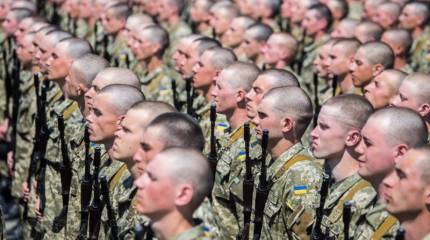 Киев собирает новобранцев для отправки в Донбасс