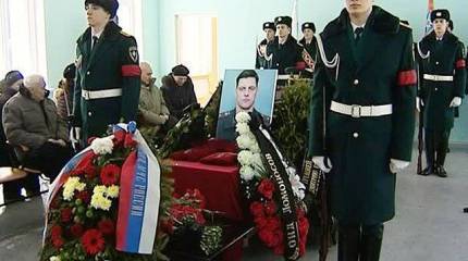 Прощание с героем: пожарный спас десятки людей, но сам погиб