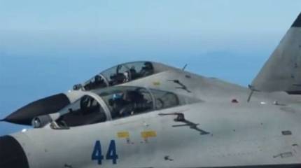 Китай использовал Су-30 для перехвата самолёта C-40 Clipper ВВС США у берегов Тайваня