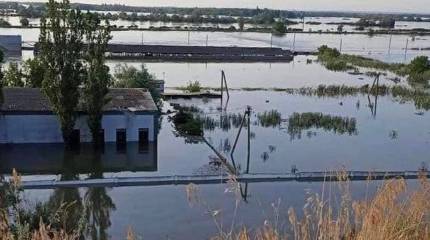Расположенный в ста километрах от Каховской ГЭС город Николаев стремительно затапливает