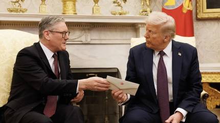 Стармер считает недопустимым «тарифное давление» Трампа на европейские страны