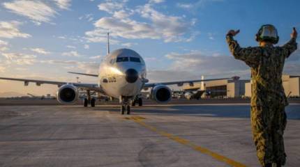 Противолодочный самолет P-8 Poseidon ВМС США был поврежден в результате столкновения на авиабазе