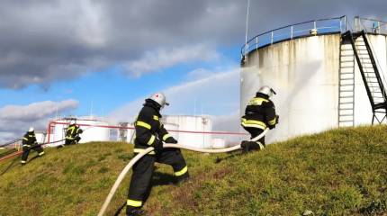 Атака Орловской области: на нефтебазе в Ливнах вспыхнул пожар