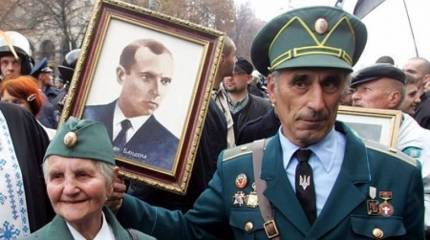 На Украине хотят присвоить звание героя фашисту Бандере