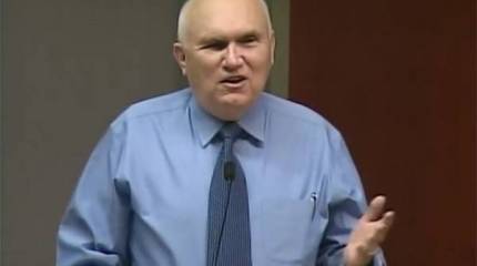 Портрет американского генерала-русофоба стал мишенью в Екатеринбурге